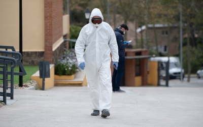 L'exèrcit ha desinfectat diverses residències de Sabadell, la primera a Castellarnau | Roger Benet